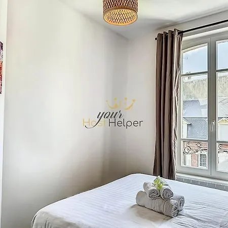 Victoria Yourhosthelper