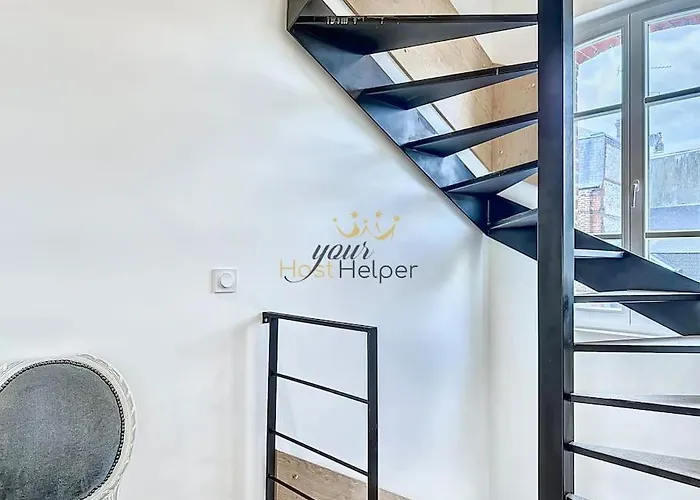 Victoria Yourhosthelper *