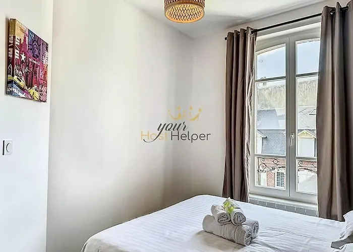 Victoria Yourhosthelper