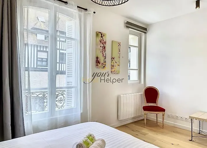 Victoria Yourhosthelper Deauville