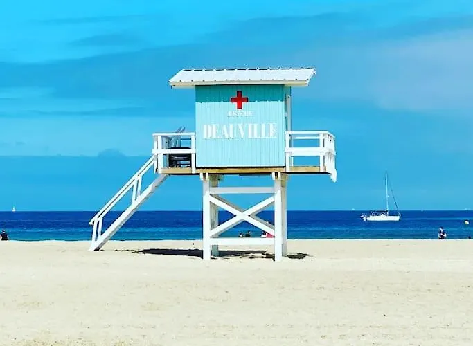 Victoria Yourhosthelper Deauville