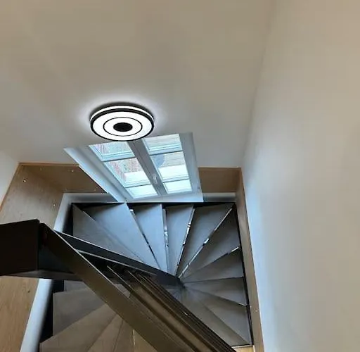 Victoria Yourhosthelper Villa *